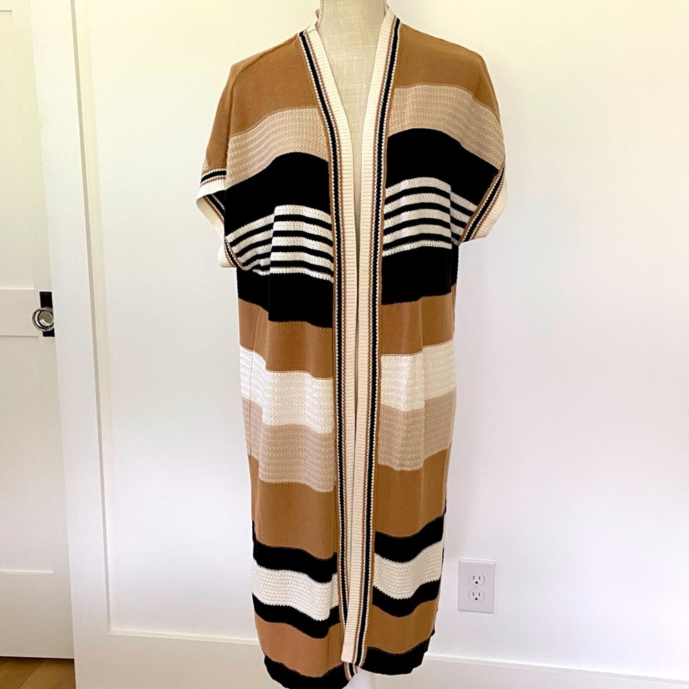 EUC! New York & Co., Short sleeve, Size M